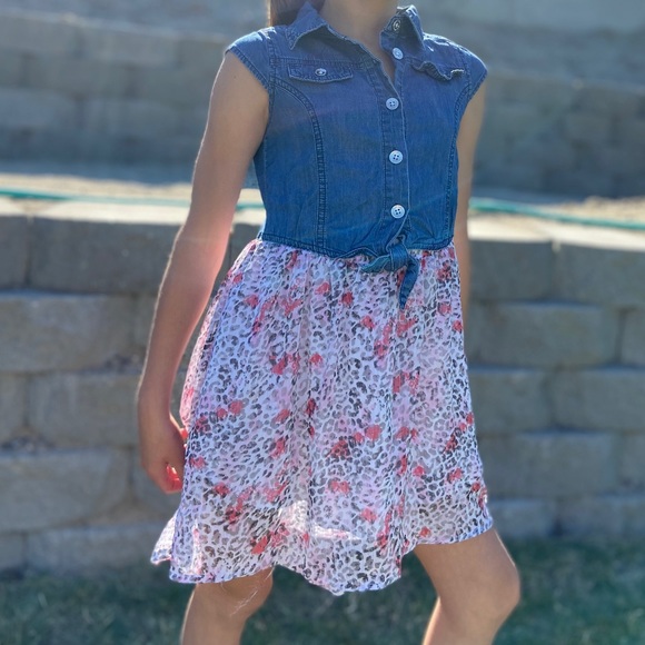 Girls guess dress - Picture 2 of 2